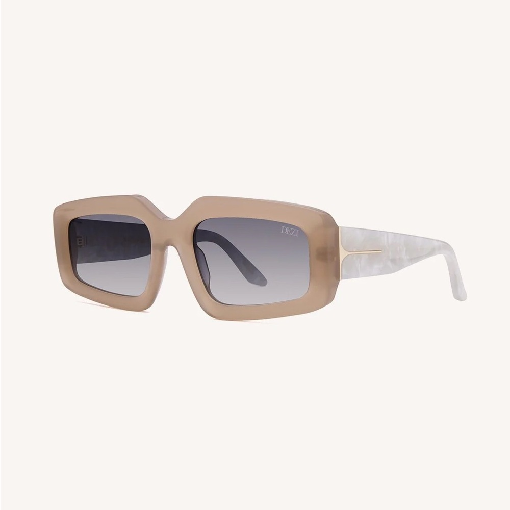 DEZI Read the Room Sunglasses - Picture 2 of 5